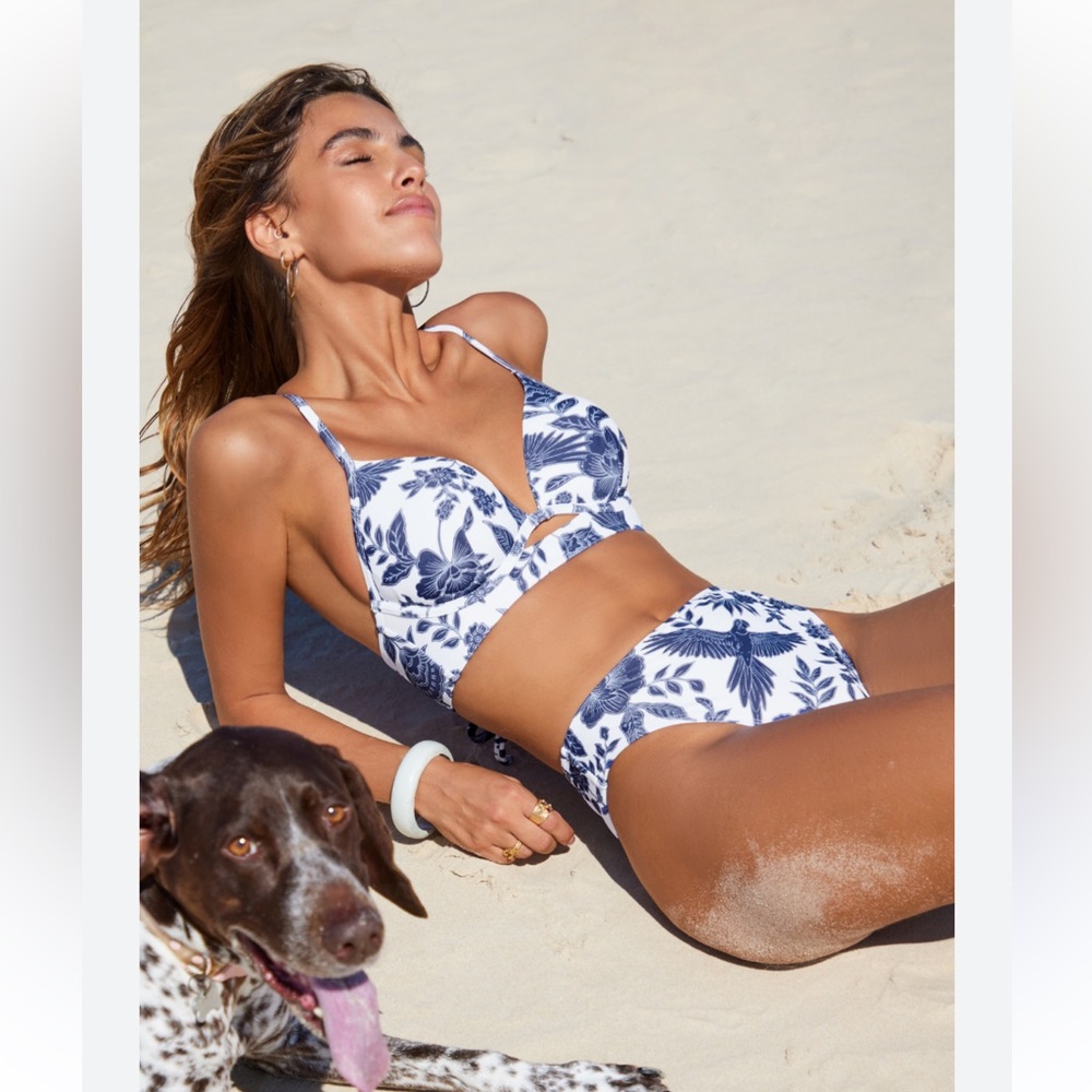 Cupshe Blue and White Floral Bikini Set Sz Medium ~ NWT!